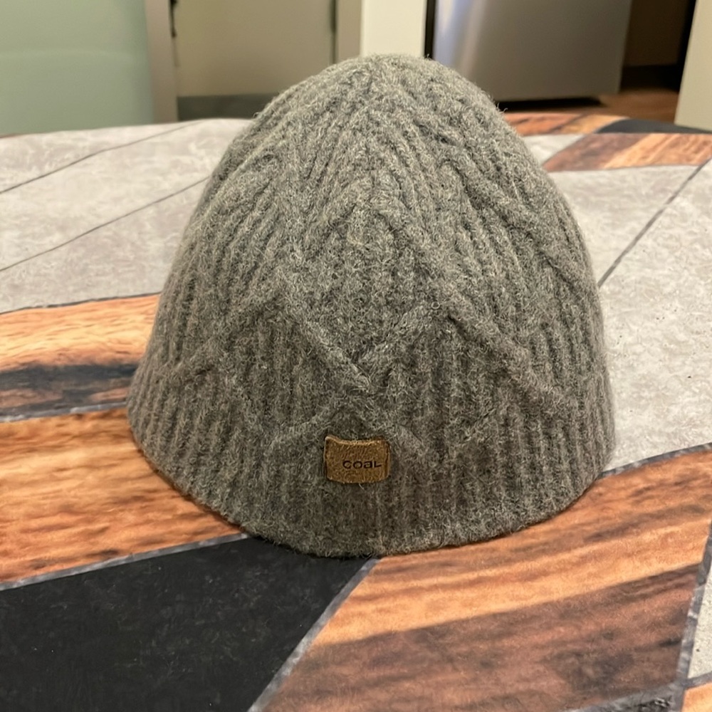 Coal wool fleece lined beany